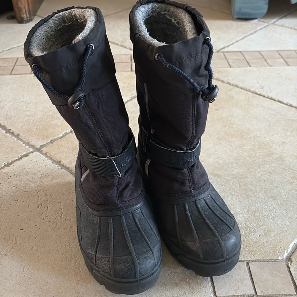 Kids LL Bean snow boots, size 3